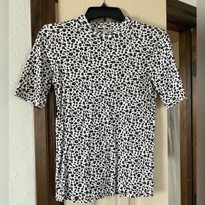 Fitted Leopard top